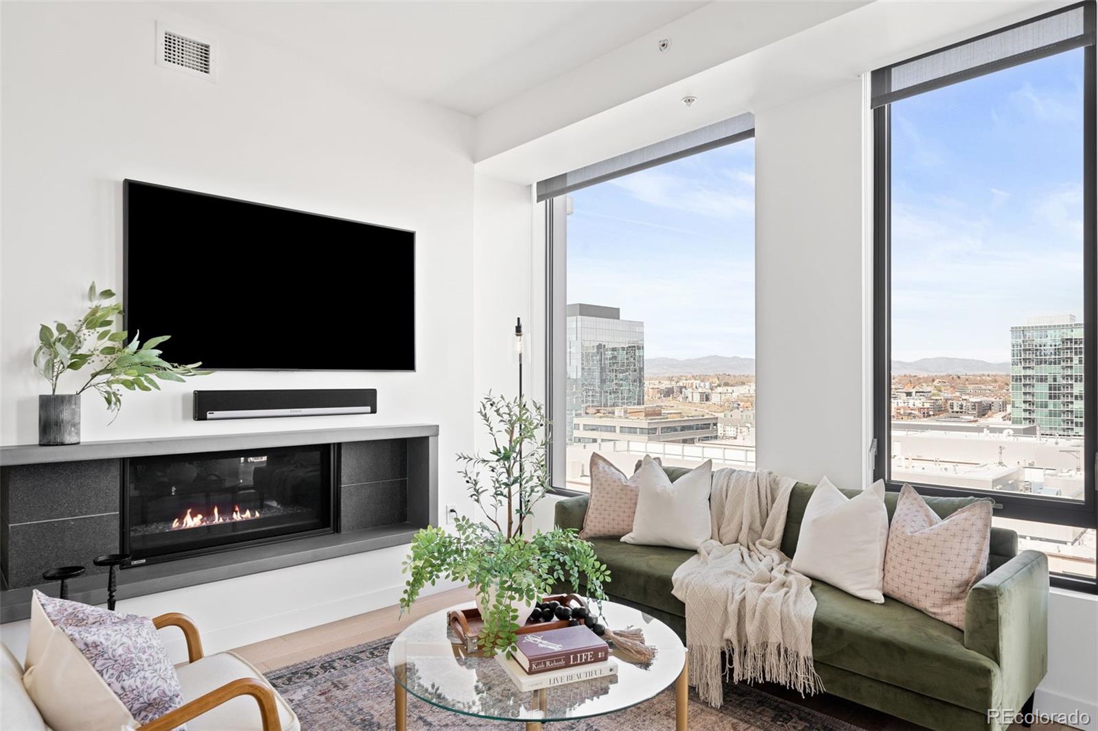 1750  wewatta street, Denver sold home. Closed on 2025-09-19 for $960,000.