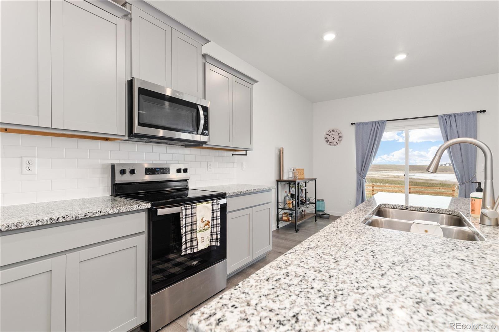 3074  Belleville Ridge Road, elizabeth MLS: 9208437 Beds: 5 Baths: 3 Price: $525,000