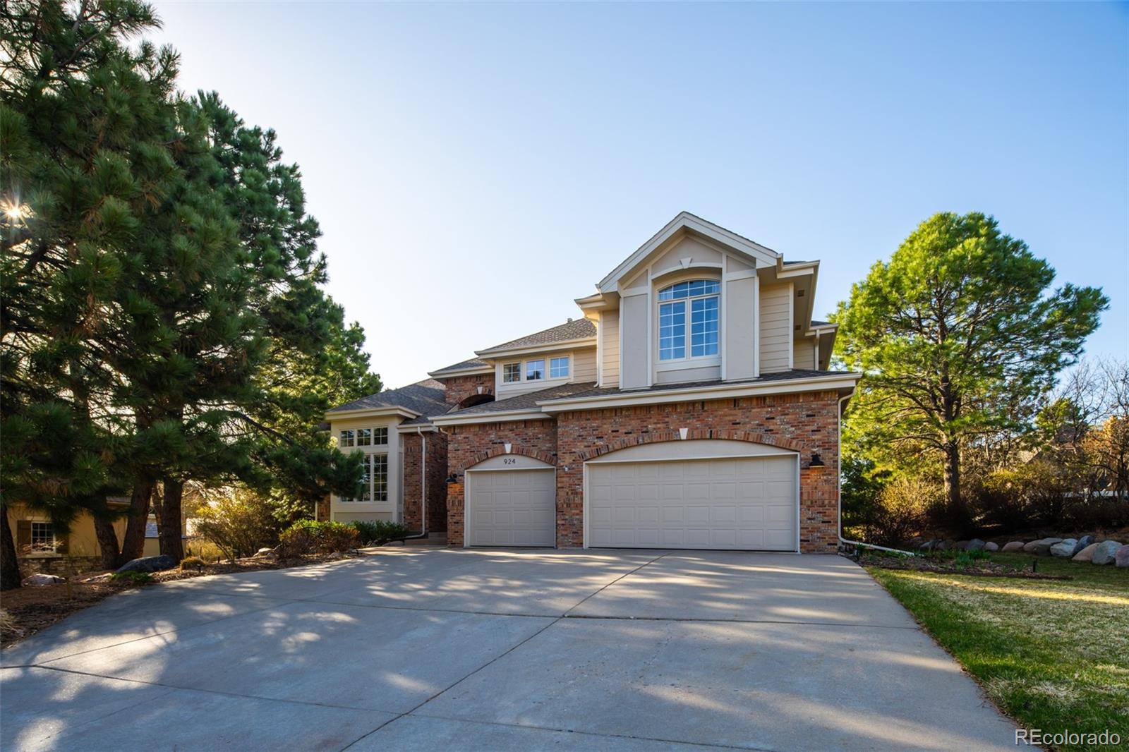 924  Glen Oaks Avenue, castle pines MLS: 6599016 Beds: 5 Baths: 5 Price: $1,499,900