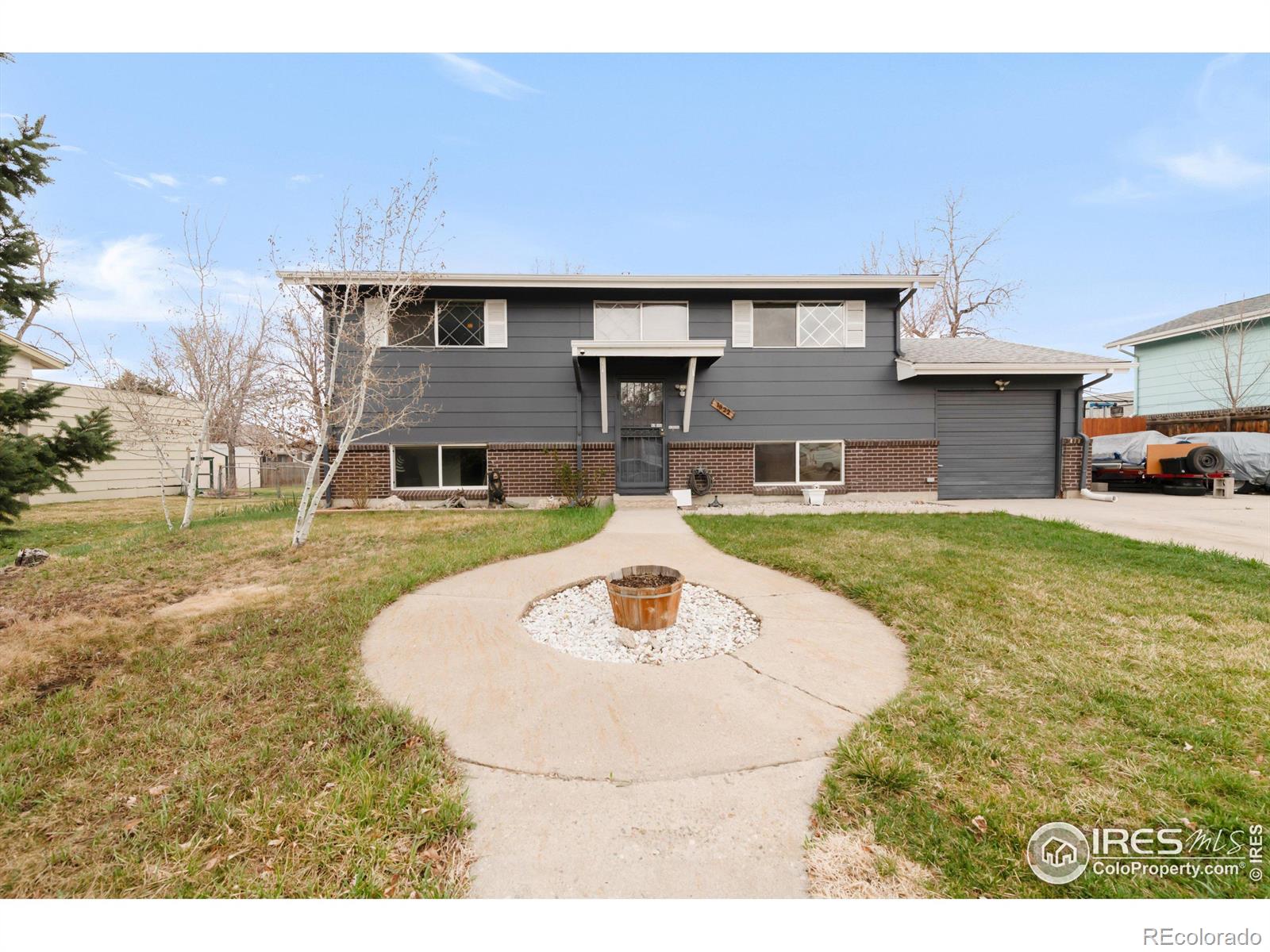 1622  Quivira Drive, denver MLS: 4567891030424 Beds: 3 Baths: 2 Price: $460,000