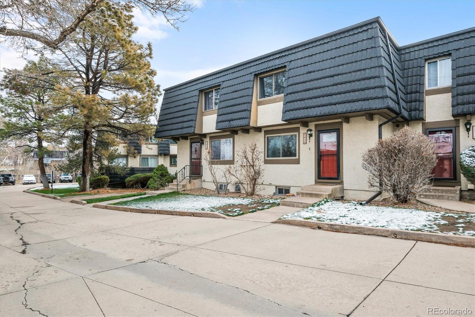 6838 s broadway , Centennial sold home. Closed on 2025-05-30 for $417,000.