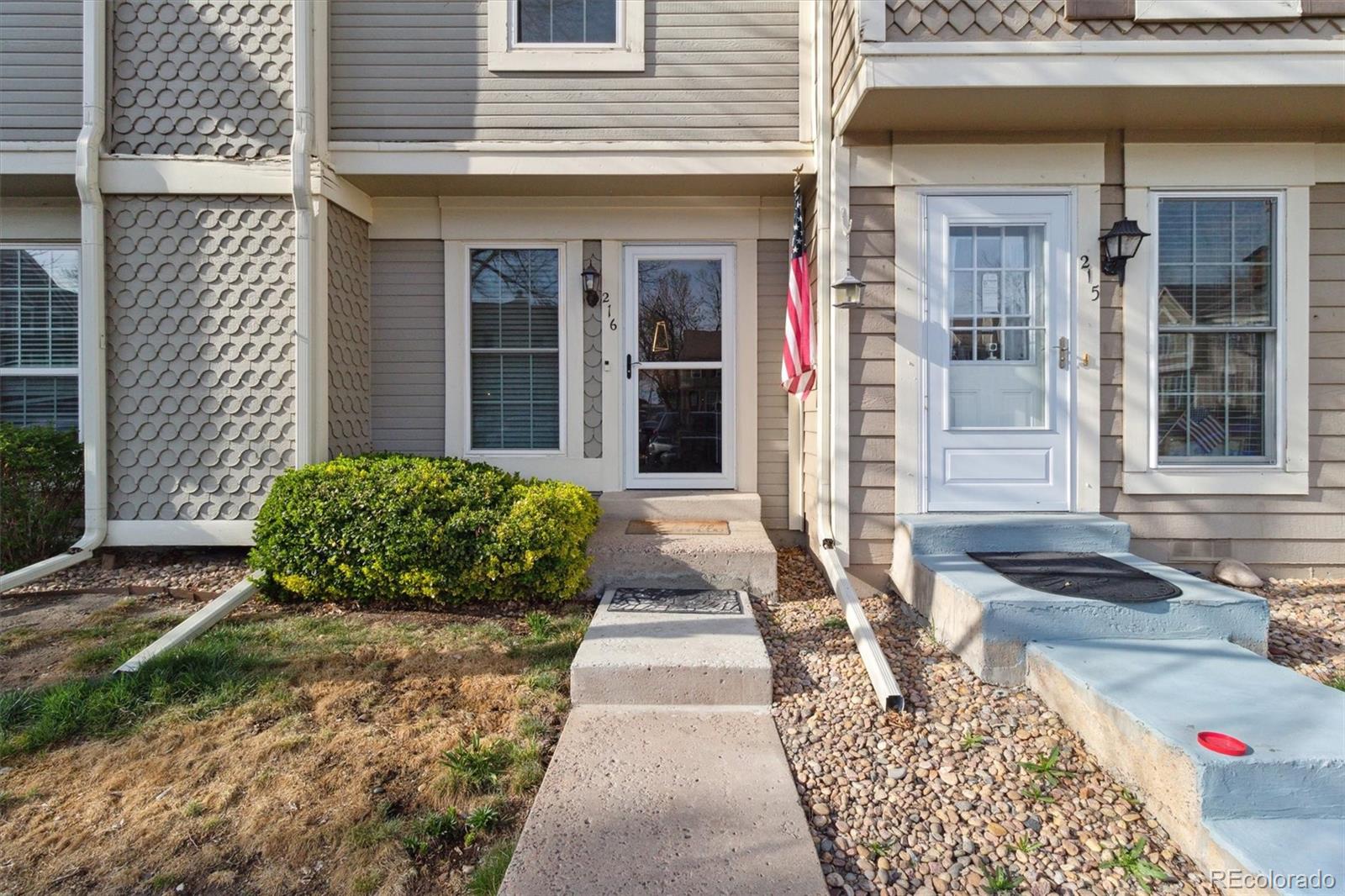 1811 S Quebec Way 216, Denver  MLS: 5712364 Beds: 2 Baths: 1 Price: $285,500