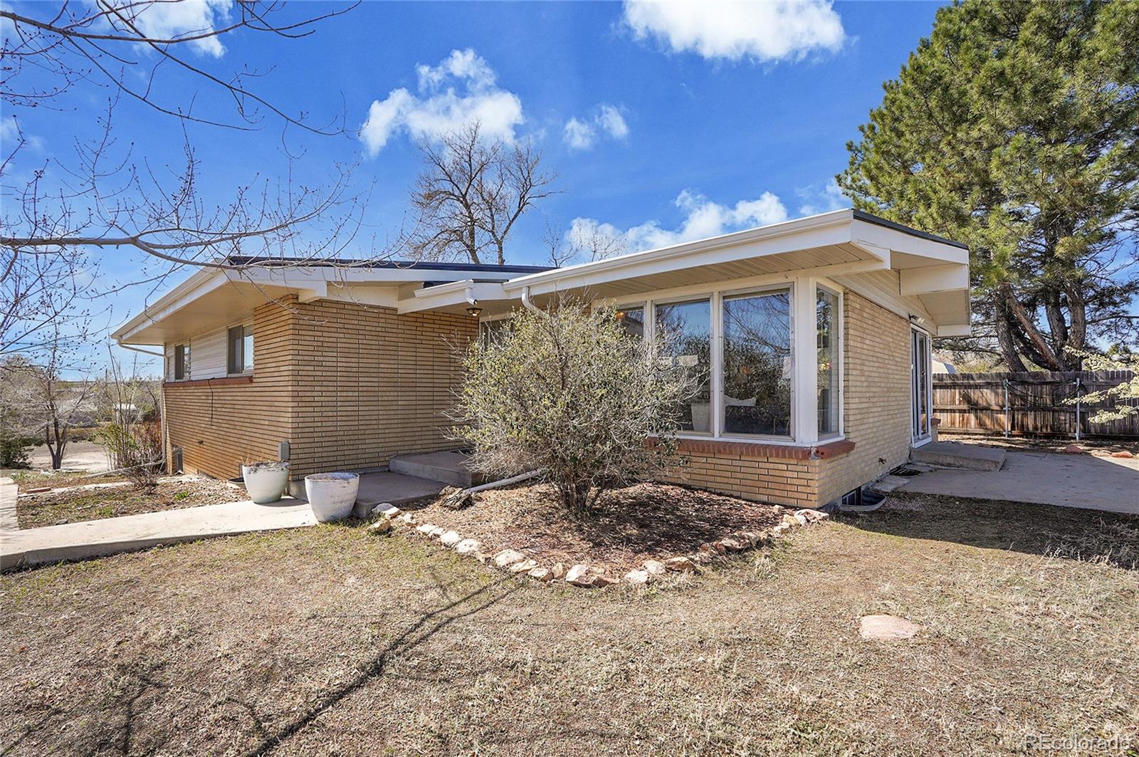 8005  Emerald Lane, broomfield MLS: 9862255 Beds: 4 Baths: 2 Price: $547,500