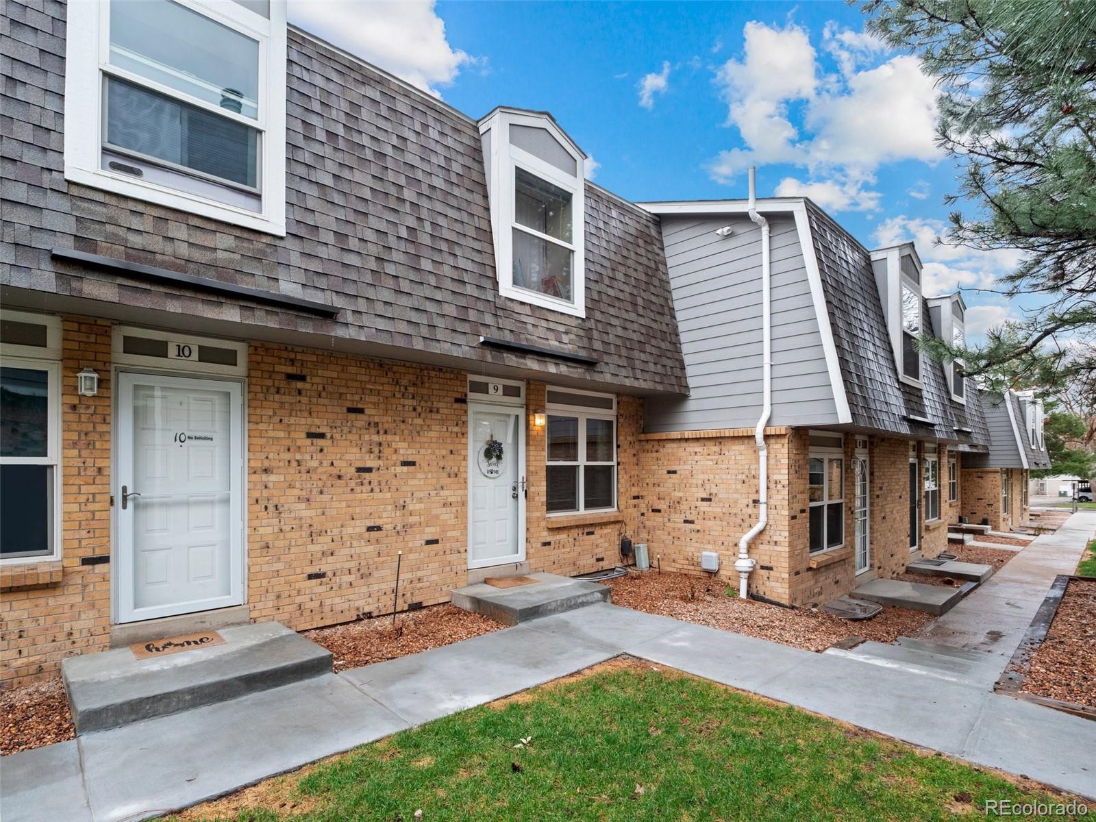 1517 S Owens Street 9, Denver  MLS: 4264477 Beds: 3 Baths: 2 Price: $349,000