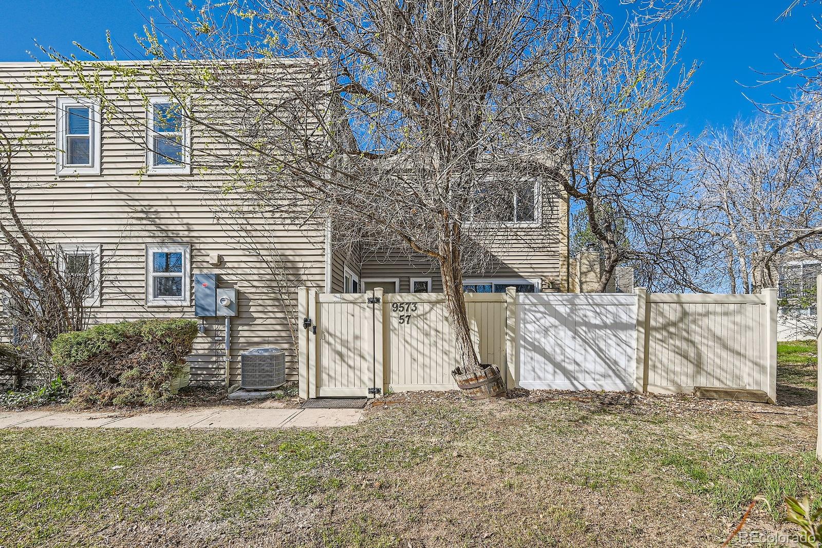 9573 E Kansas Circle, denver MLS: 6351937 Beds: 2 Baths: 2 Price: $355,000