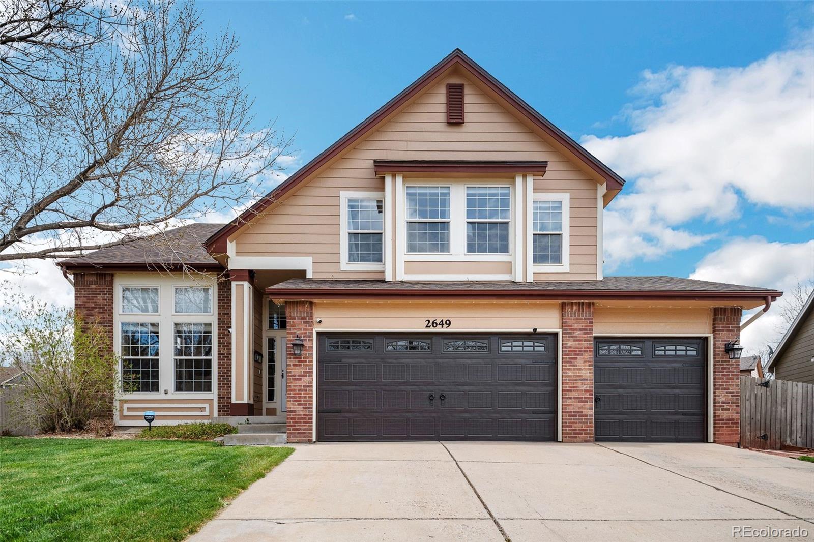 2649 s kline circle, Lakewood sold home. Closed on 2025-05-09 for $819,000.