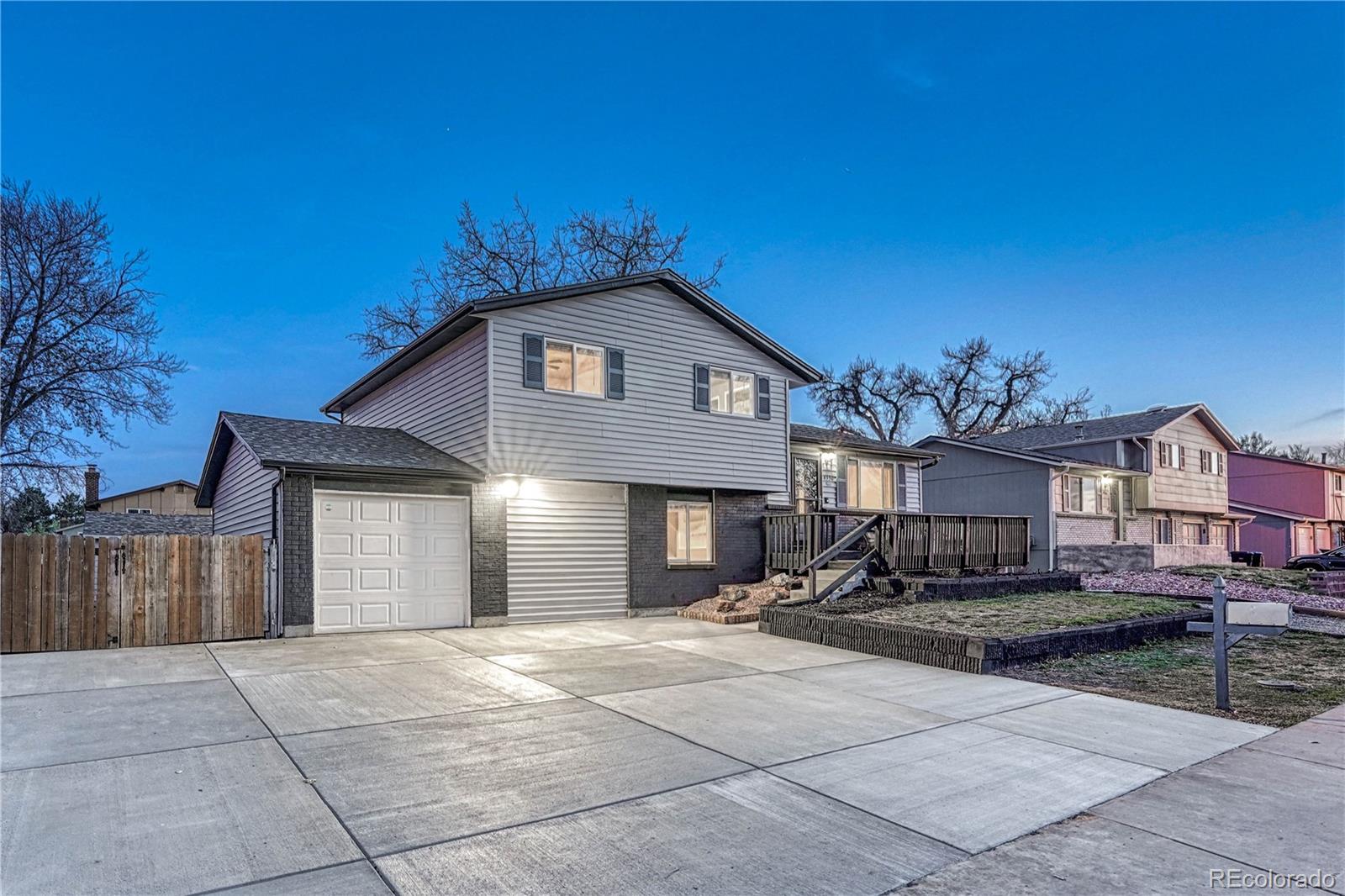 6550 W 74th Place, arvada MLS: 7375906 Beds: 4 Baths: 3 Price: $620,000