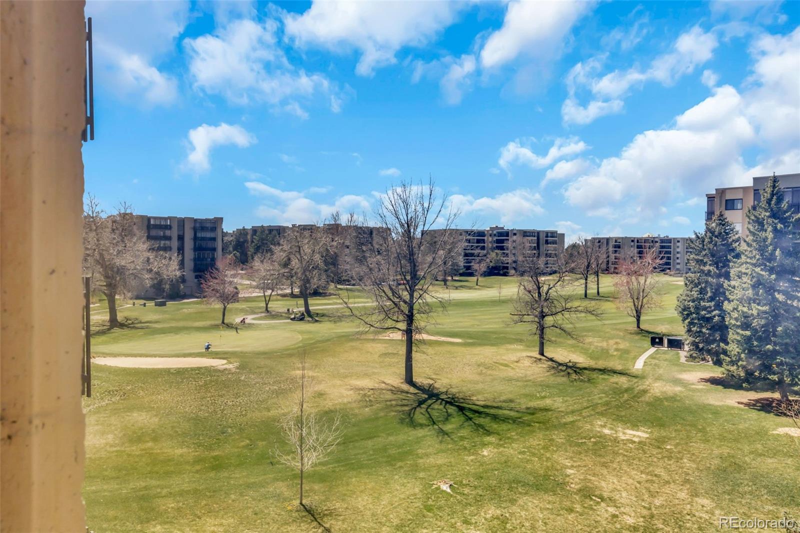 Heather Gardens Aurora Condo / Townhome | MLS #: 938766414102 E Linvale Place 405, Aurora Beds: 2 Baths: 2 Price: $285,000