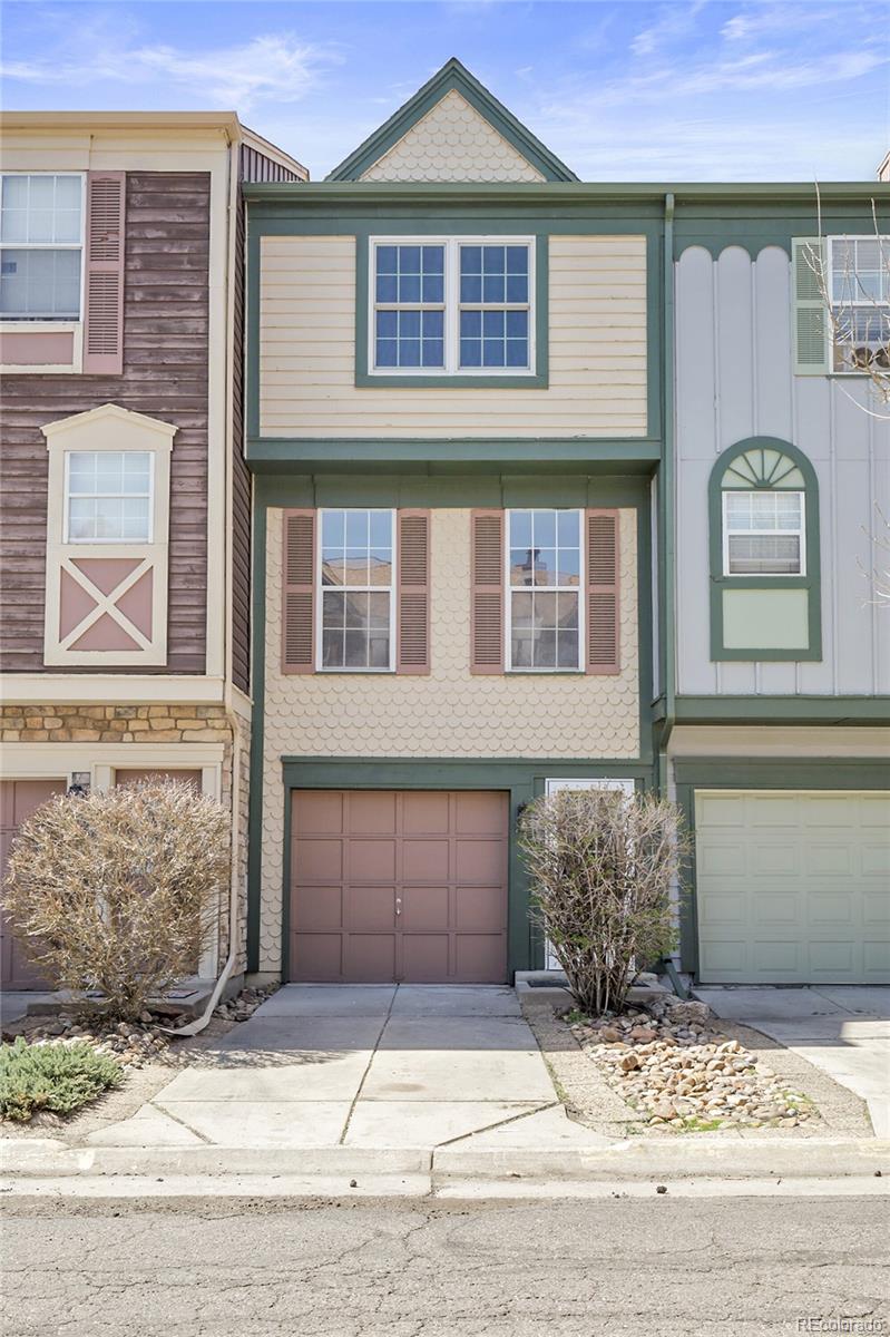 12031 e ford circle, Aurora sold home. Closed on 2025-05-14 for $300,000.