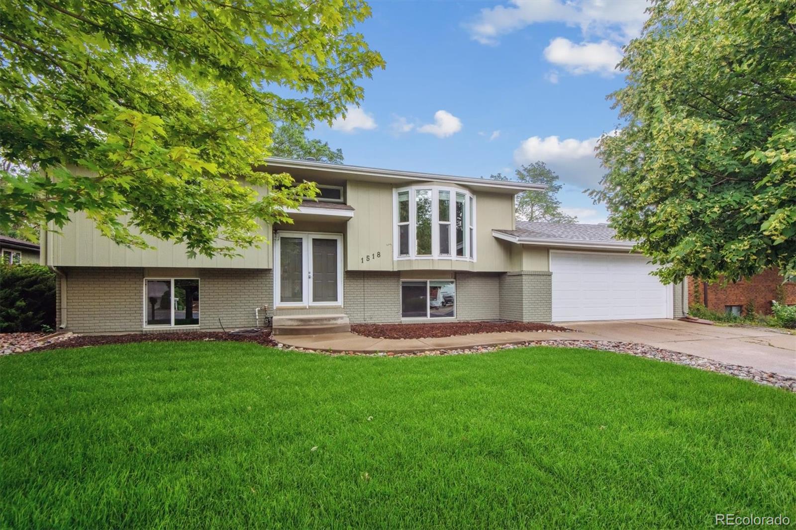 1518 vivian street , Longmont sold home. Closed on 2025-10-09 for $543,000.