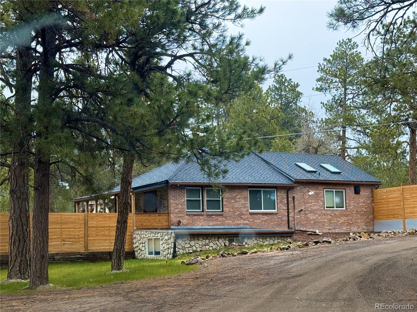 34480  County Road 17 , elizabeth MLS: 5610734 Beds: 5 Baths: 3 Price: $880,000