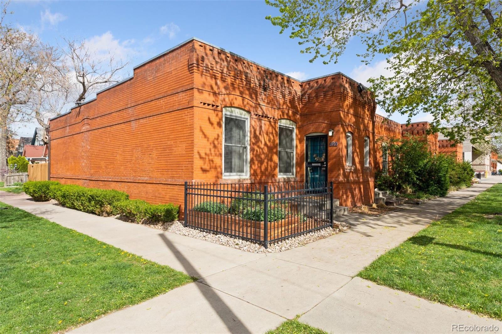 639  25th Street, denver MLS: 6250055 Beds: 2 Baths: 1 Price: $425,000