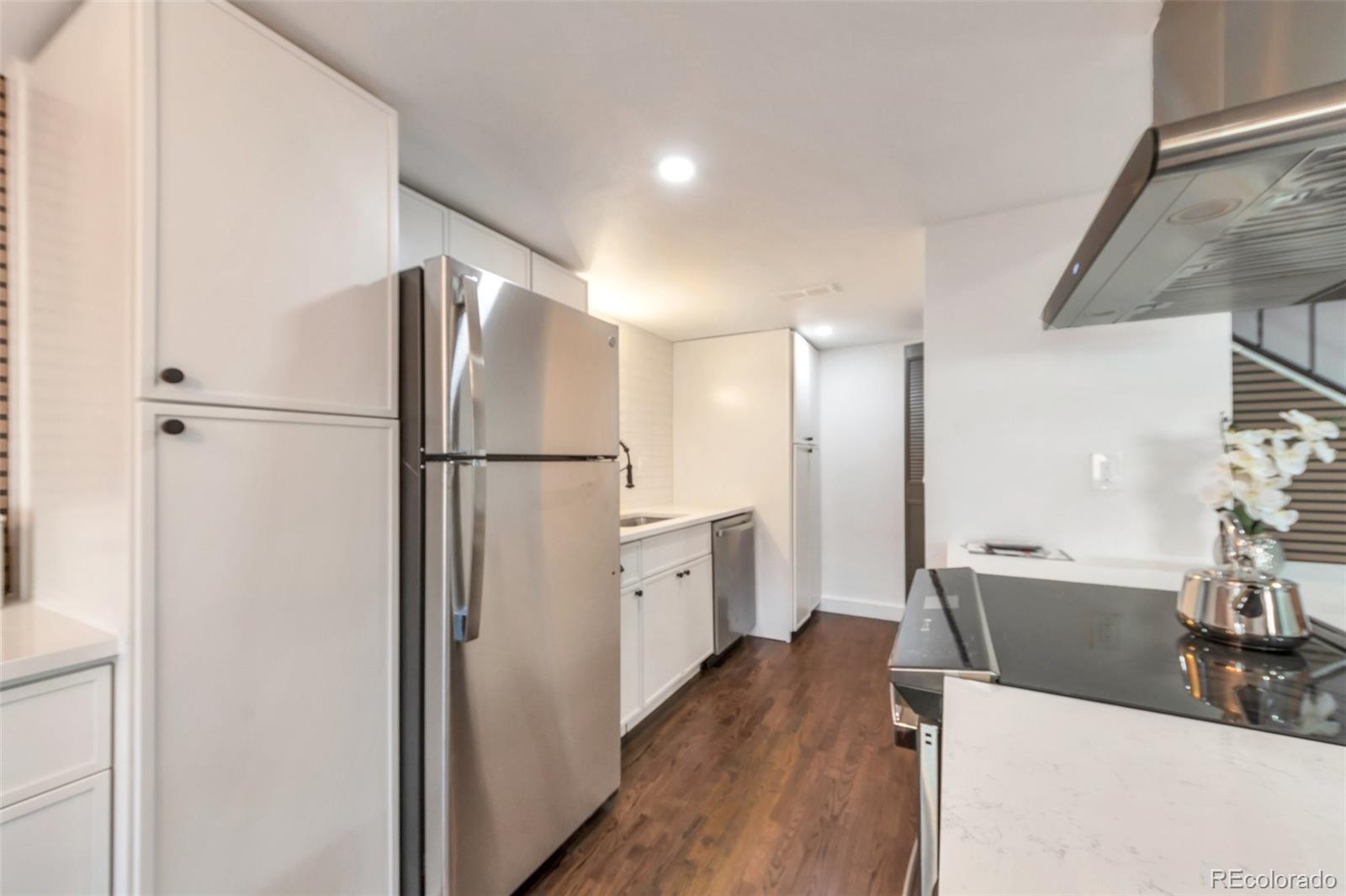 3355 S Flower Street, lakewood MLS: 9851563 Beds: 2 Baths: 1 Price: $315,000