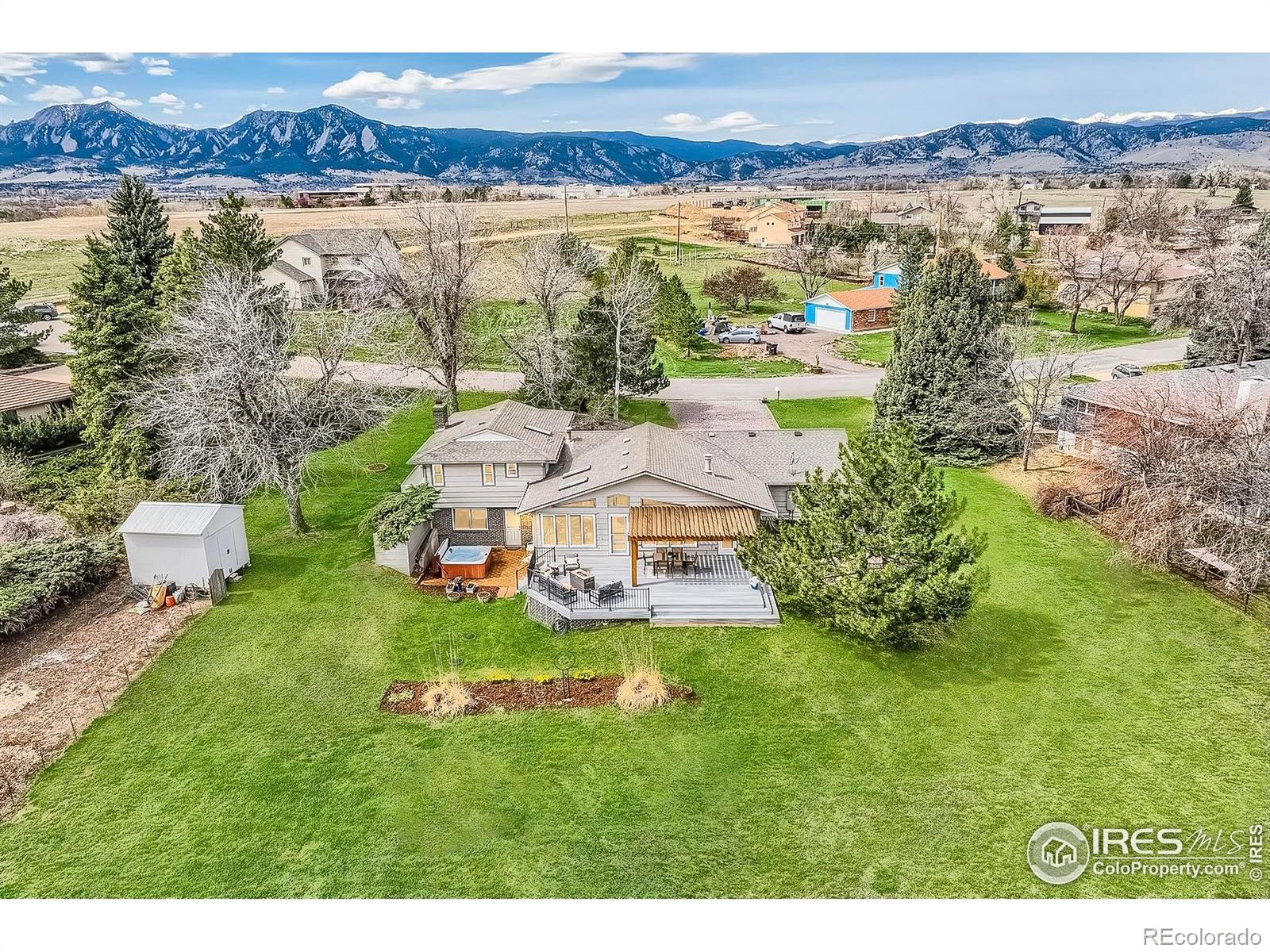 5855  Rustic Knolls Drive, boulder MLS: 4567891030819 Beds: 3 Baths: 3 Price: $1,299,000