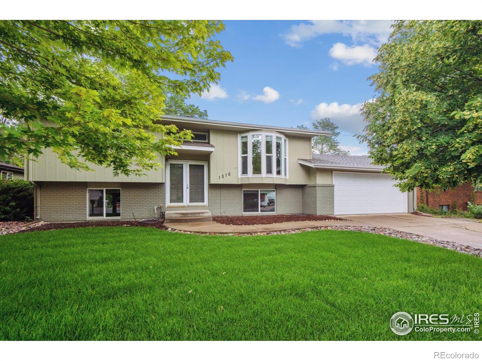 1518 vivian street, Longmont sold home. Closed on 2025-10-09 for $543,000.