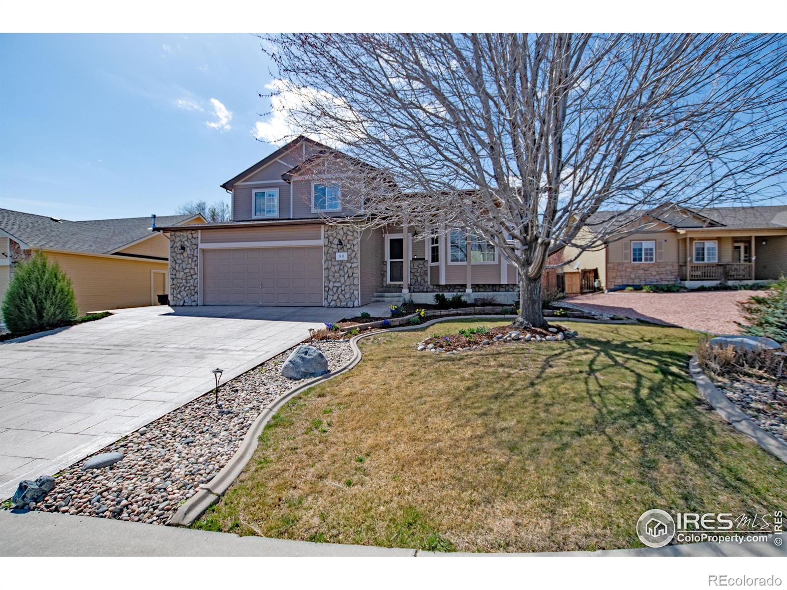 89  Arapaho Street, severance MLS: 4567891030889 Beds: 3 Baths: 3 Price: $475,000