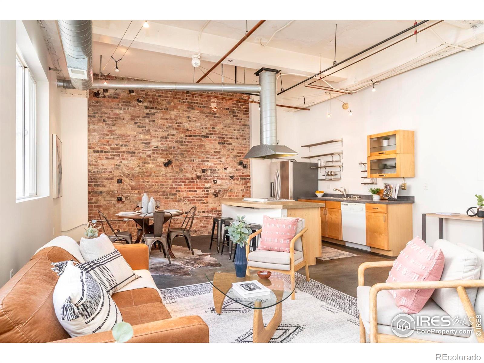 1777 E 39th Avenue, denver MLS: 4567891030972 Beds: 1 Baths: 1 Price: $374,900