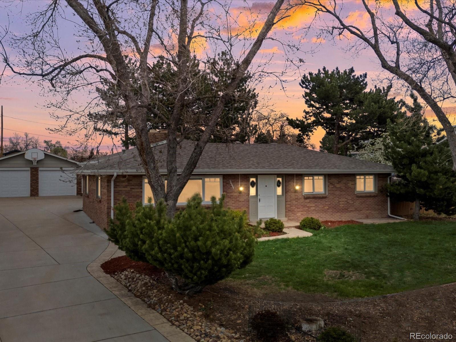 10335 W 18th Place, lakewood MLS: 5715684 Beds: 4 Baths: 2 Price: $650,000
