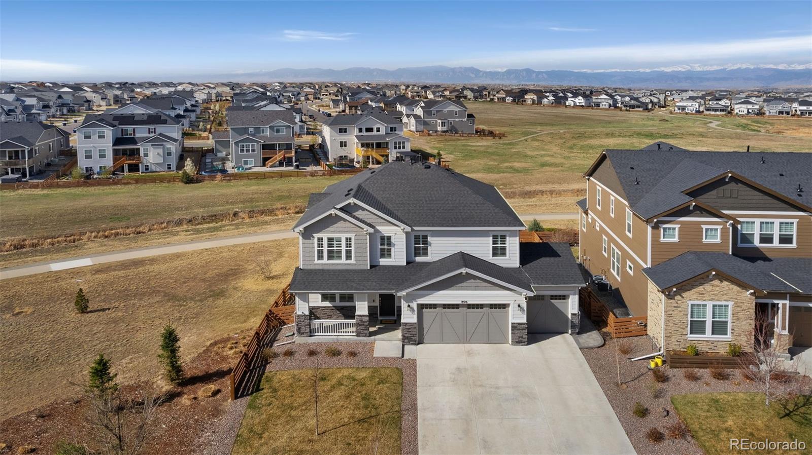 806  Flora View Drive, erie MLS: 4941652 Beds: 5 Baths: 4 Price: $1,000,000