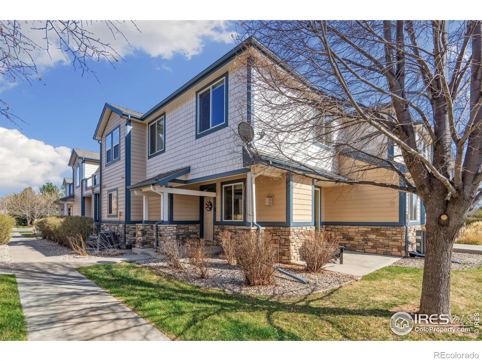 2921  Kansas Drive, fort collins MLS: 4567891031000 Beds: 3 Baths: 3 Price: $435,000