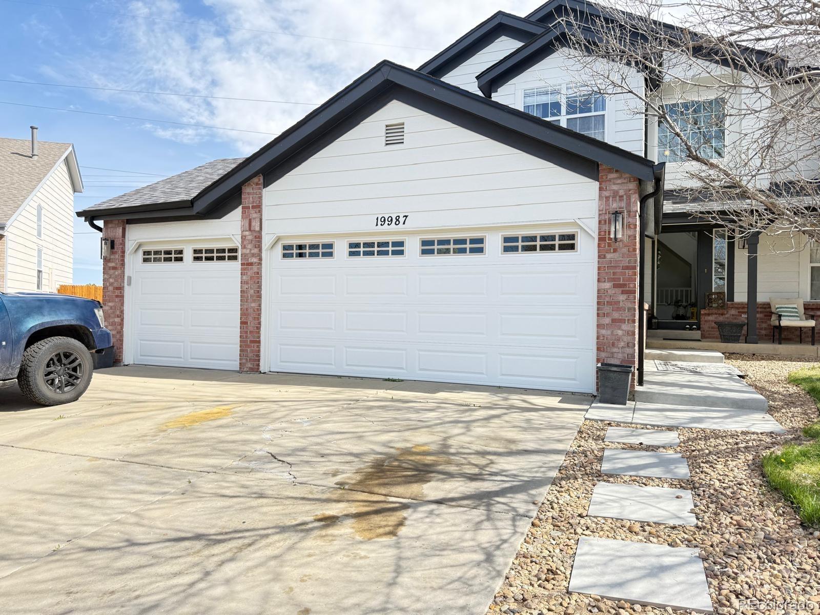 19987 E Belleview Place, centennial MLS: 3709938 Beds: 6 Baths: 4 Price: $685,000
