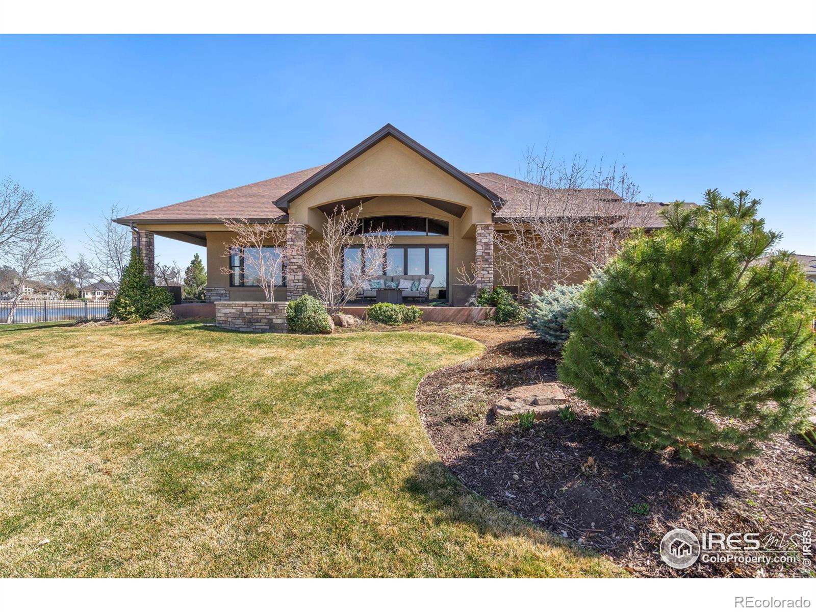 414  Crystal Beach Drive, windsor MLS: 4567891031050 Beds: 3 Baths: 4 Price: $1,295,000