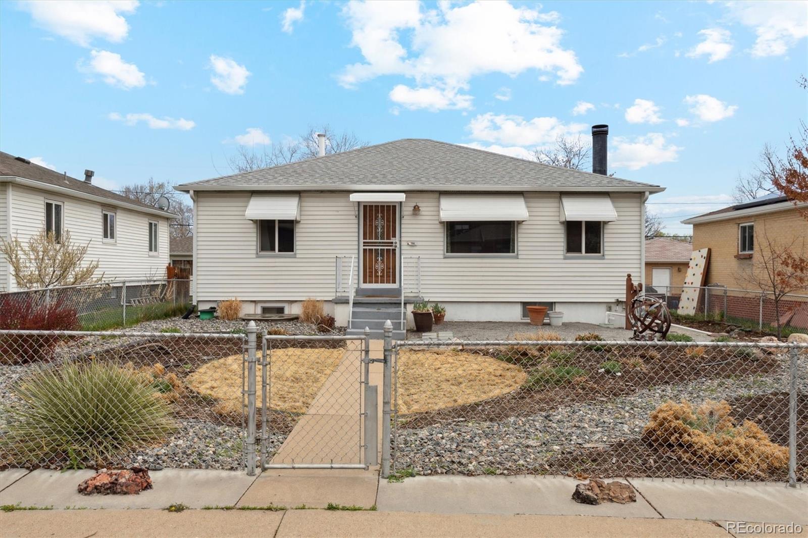 2060 kendall street, Edgewater sold home. Closed on 2025-05-30 for $735,000.