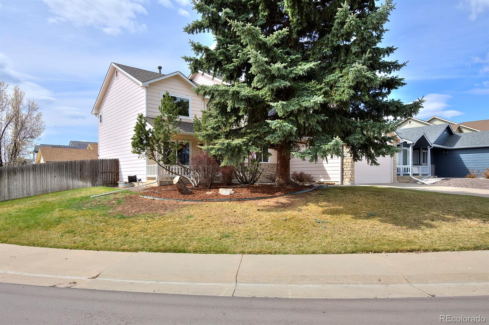 11976 W Brandt Place, littleton MLS: 3072669 Beds: 3 Baths: 4 Price: $719,900