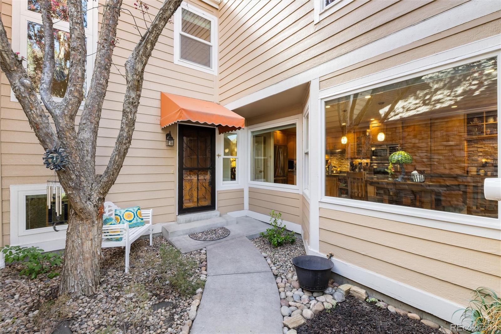 10000 E Yale Avenue, denver MLS: 2087957 Beds: 3 Baths: 3 Price: $650,000