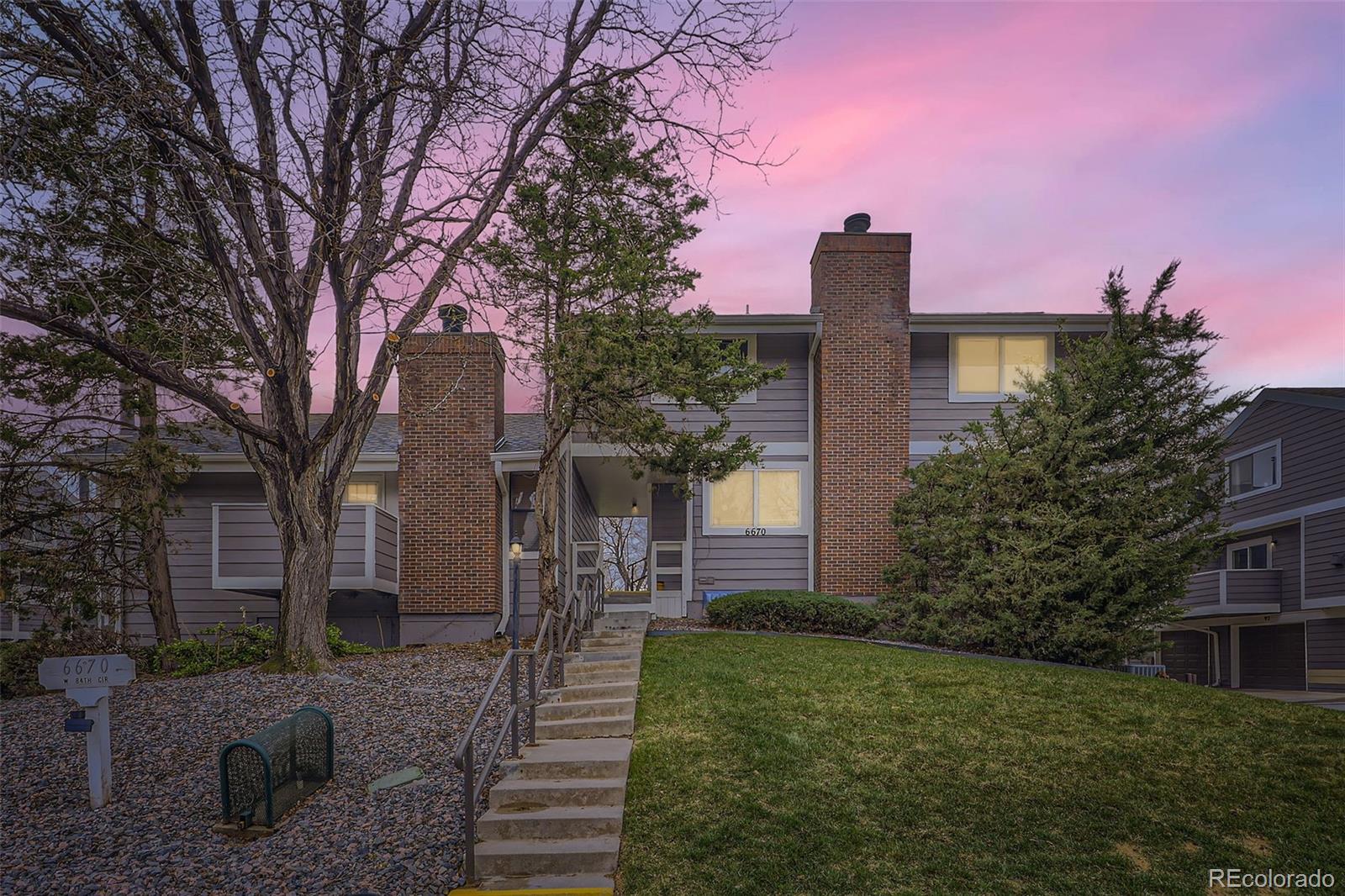 6670 W 84th Circle, arvada MLS: 9249681 Beds: 2 Baths: 2 Price: $360,000