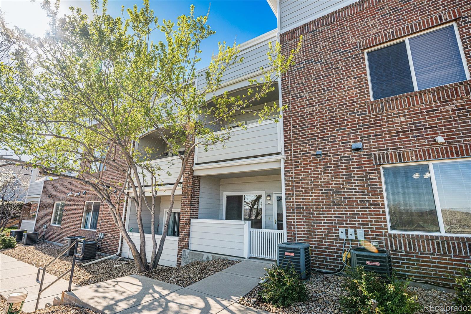 Skyline Estates Arvada Condo / Townhome | MLS #: 937647110149 W 55th Drive 3, Arvada Beds: 1 Baths: 1 Price: $332,500