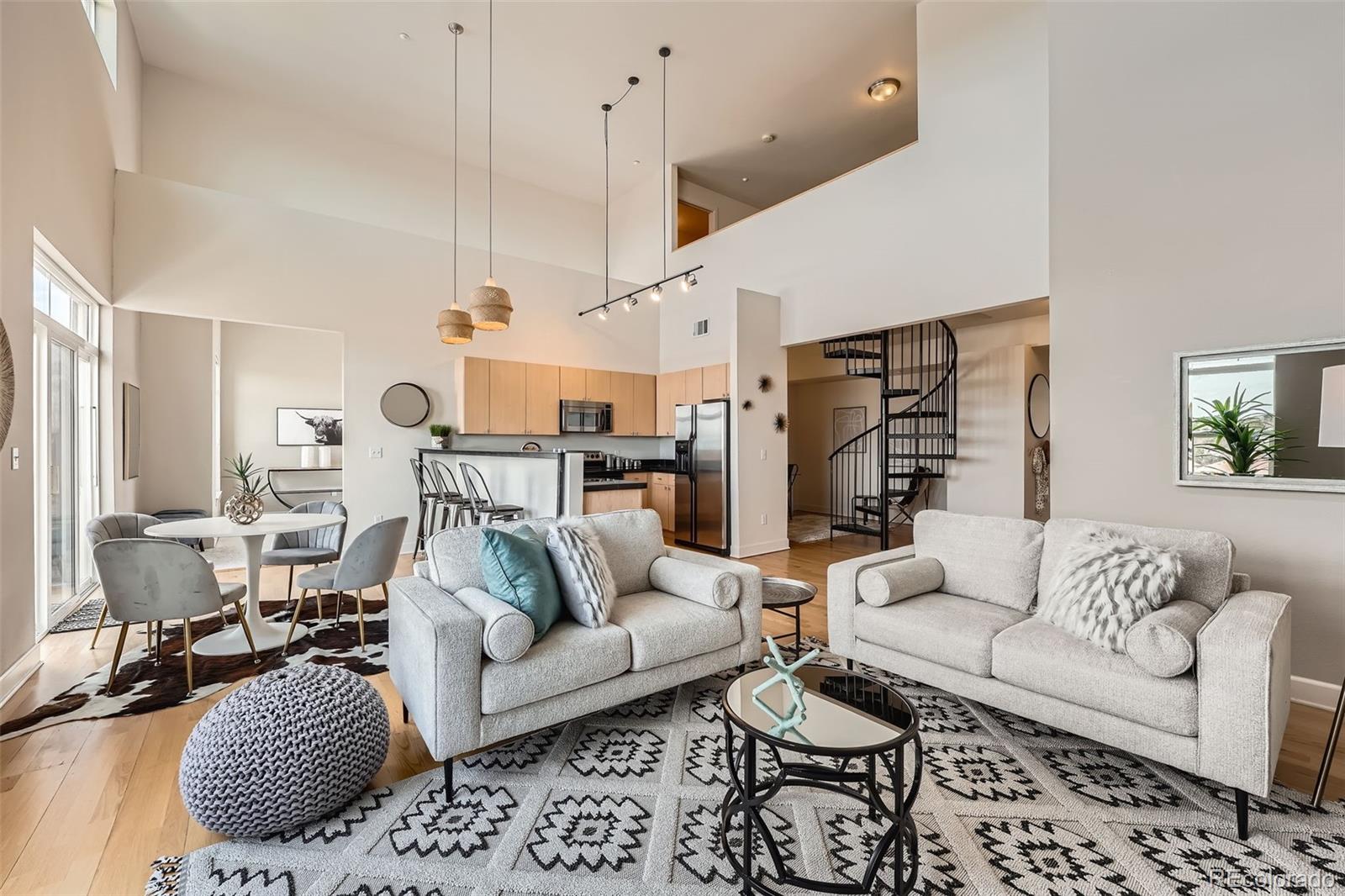 Englewood Condo / Townhome | MLS #: 35756015677 S Park Place D310, Englewood Beds: 3 Baths: 3 Price: $450,000
