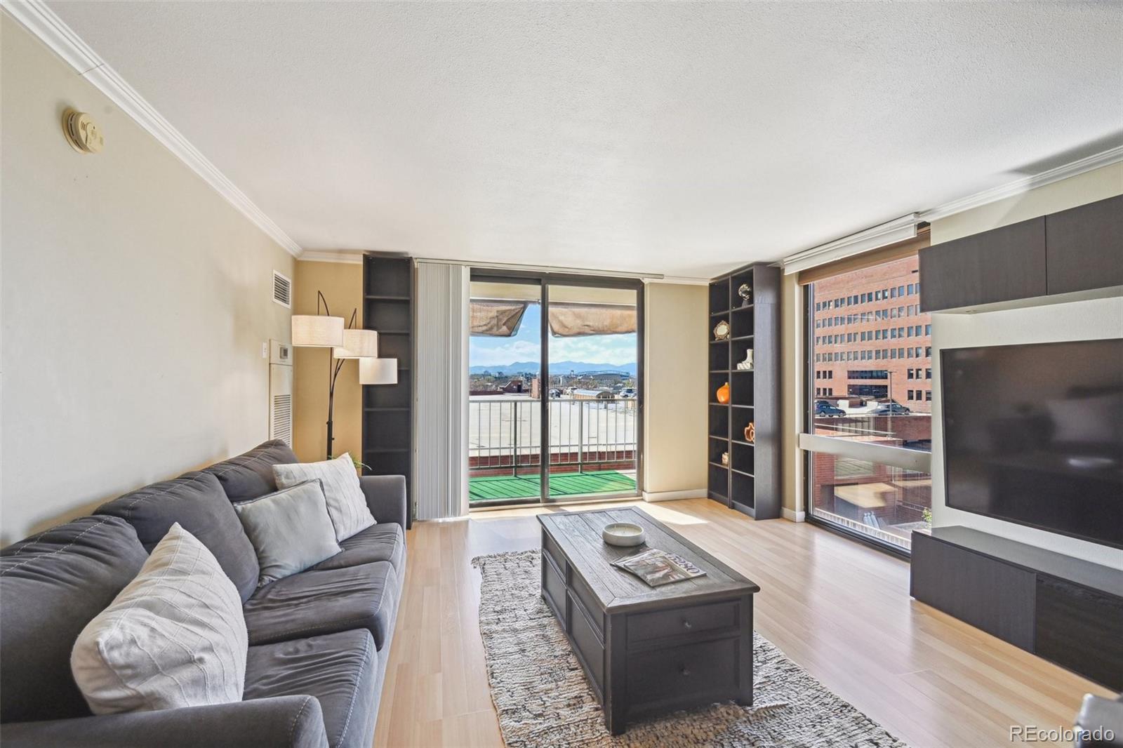 Lincoln Park Denver Condo / Townhome | MLS #: 92010081301  Speer Boulevard 403, Denver Beds: 1 Baths: 1 Price: $269,000