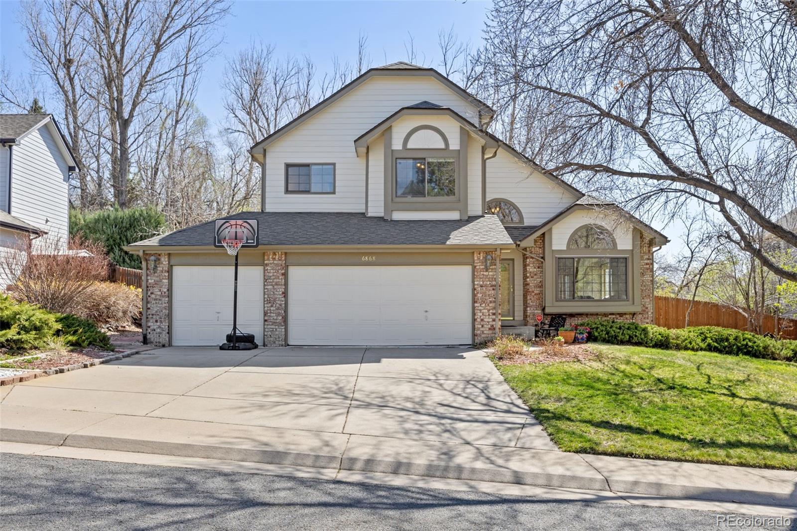 6868  Johnson Street, arvada MLS: 8774024 Beds: 4 Baths: 4 Price: $639,000