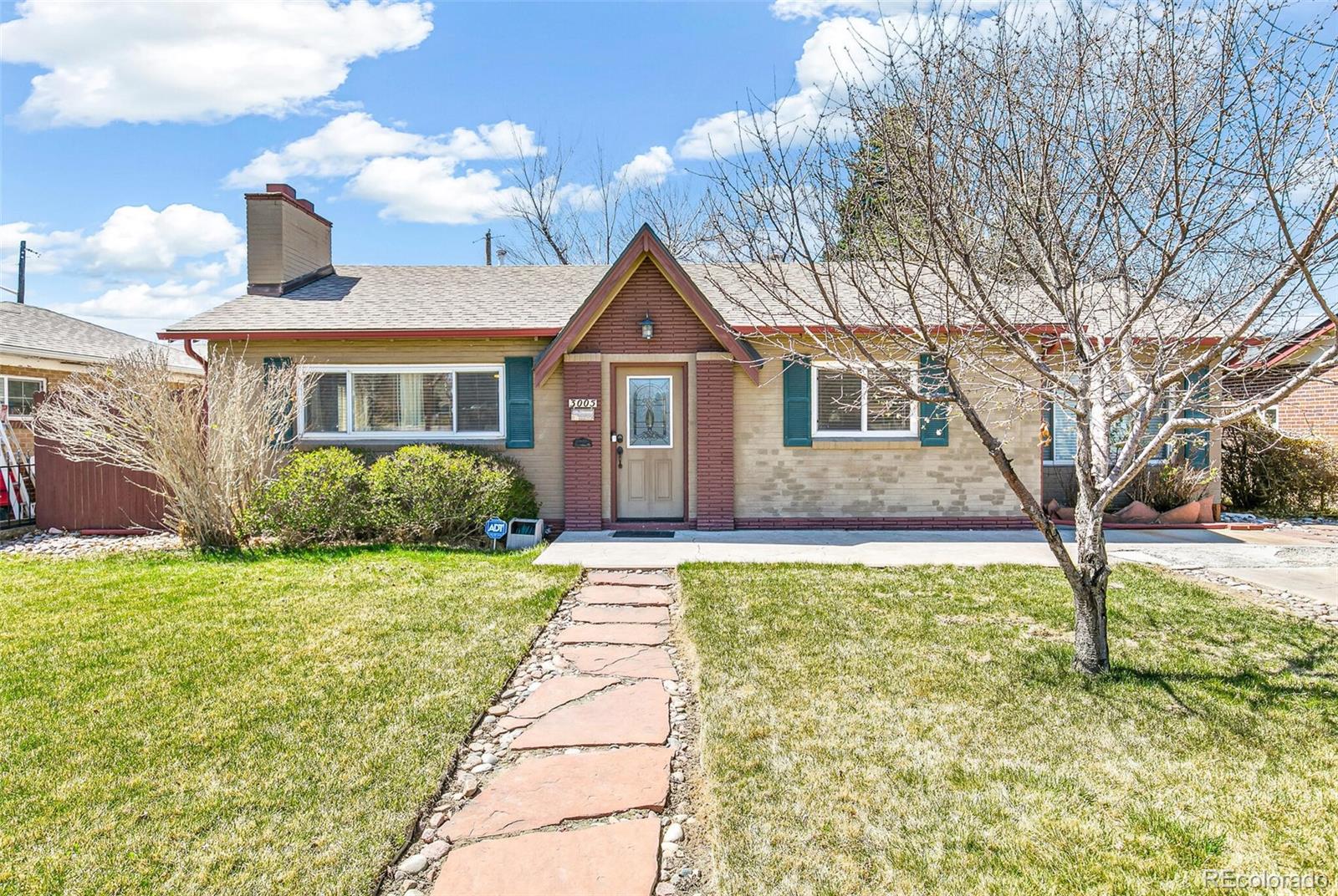 3005  Richard Allen Court, denver MLS: 2516859 Beds: 3 Baths: 3 Price: $650,000