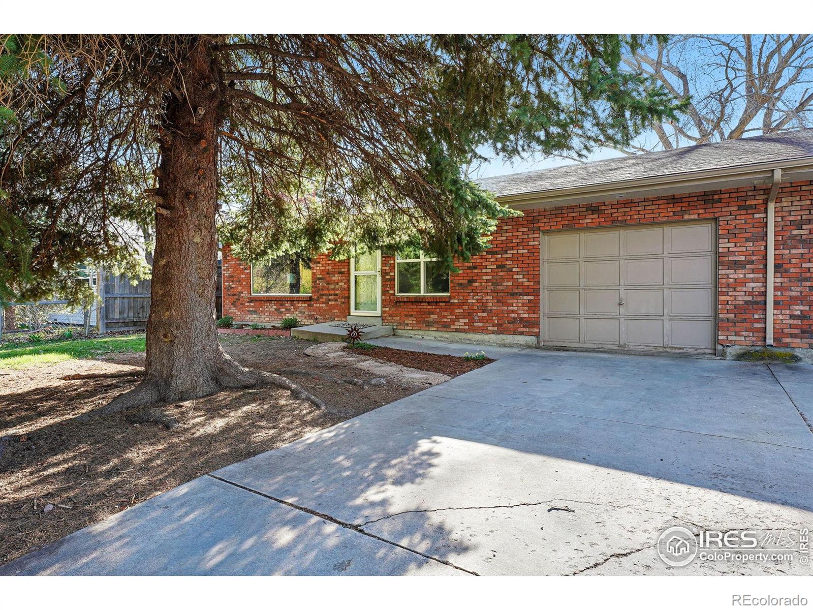 2511 brentwood street, Lakewood sold home. Closed on 2025-05-19 for $541,000.
