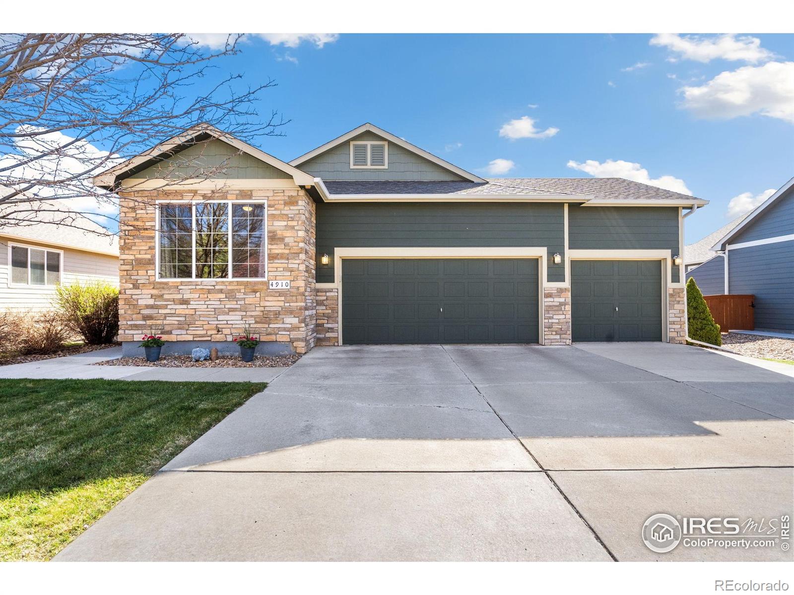 4910  Laporte Avenue, loveland MLS: 4567891031490 Beds: 2 Baths: 2 Price: $570,000