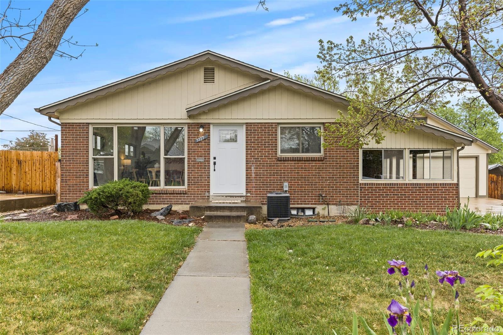 1327 E 108th Place, northglenn MLS: 9687845 Beds: 3 Baths: 2 Price: $537,500
