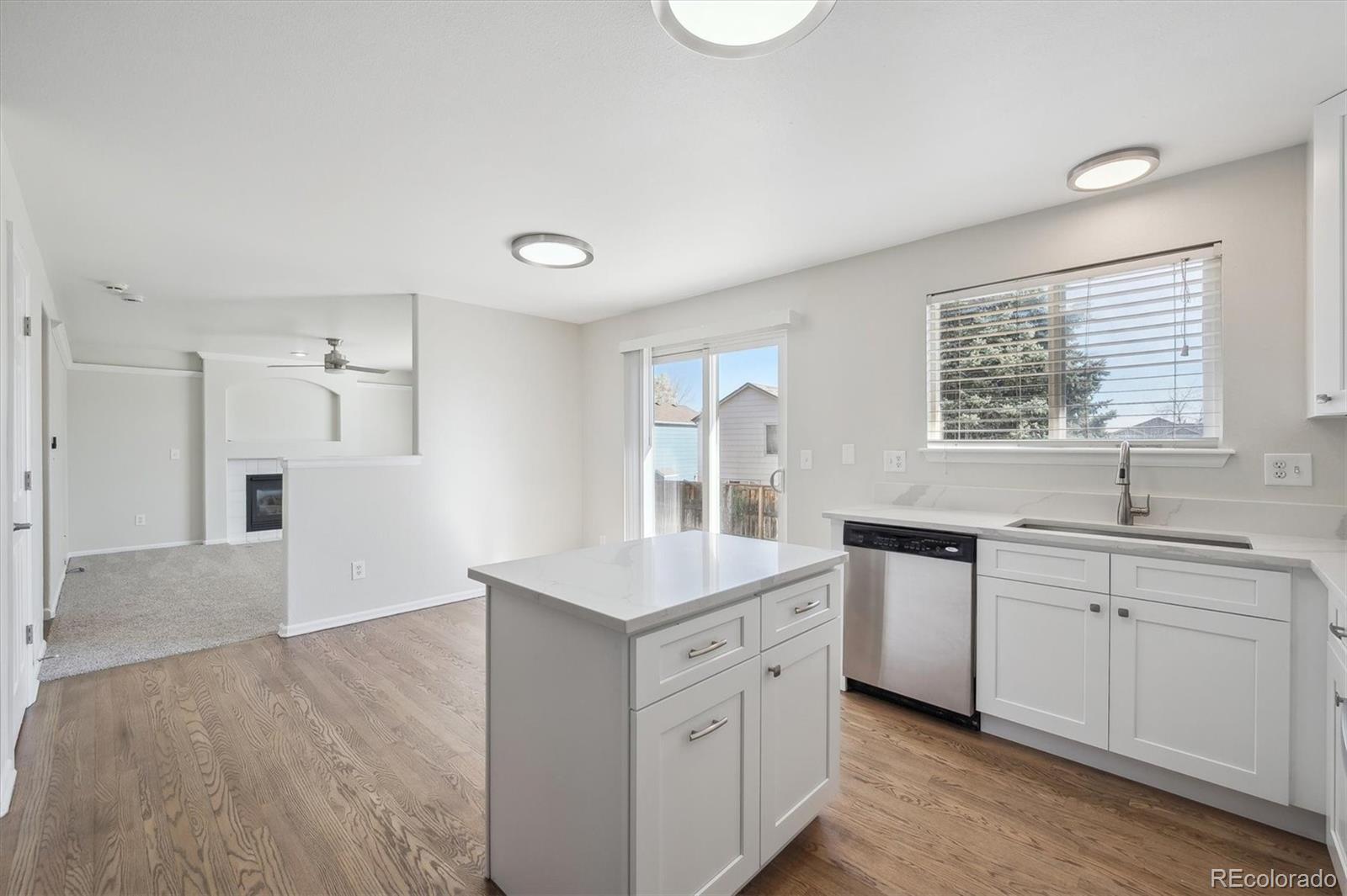 4965  Collinsville Place, highlands ranch MLS: 4247322 Beds: 4 Baths: 3 Price: $639,900