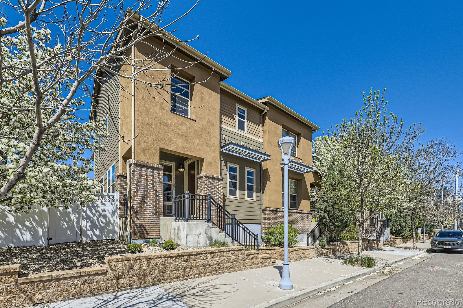  Broomfield Condo / Townhome | MLS #: 302490911323  Uptown Avenue , Broomfield Beds: 2 Baths: 3 Price: $499,900