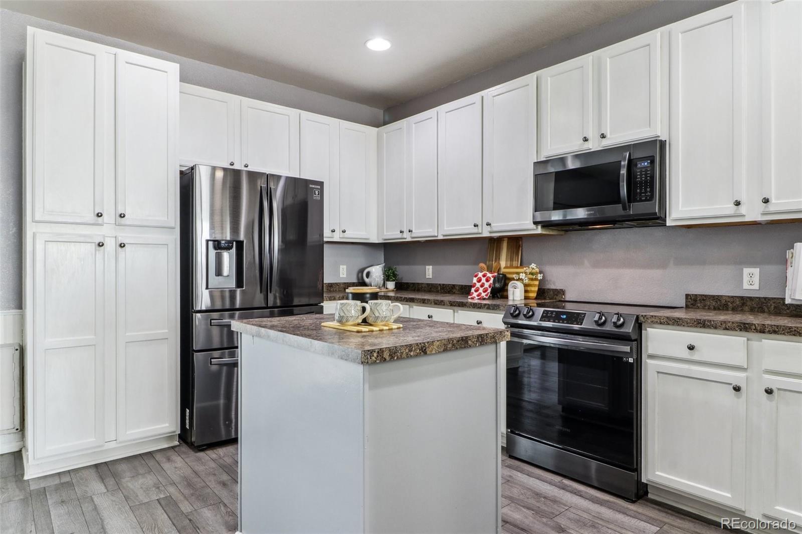 15612 e 96th way, commerce city sold home. Closed on 2025-07-28 for $389,000.