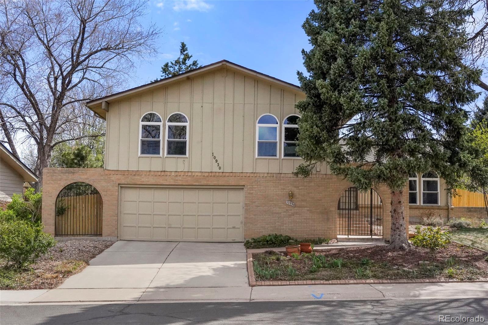 10930 E Berry Place, englewood MLS: 2795199 Beds: 4 Baths: 3 Price: $785,000