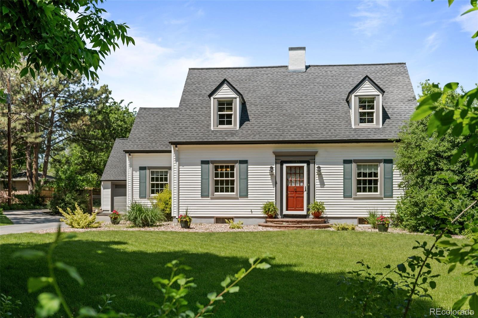 1033 estes street, Lakewood sold home. Closed on 2025-07-03 for $925,000.