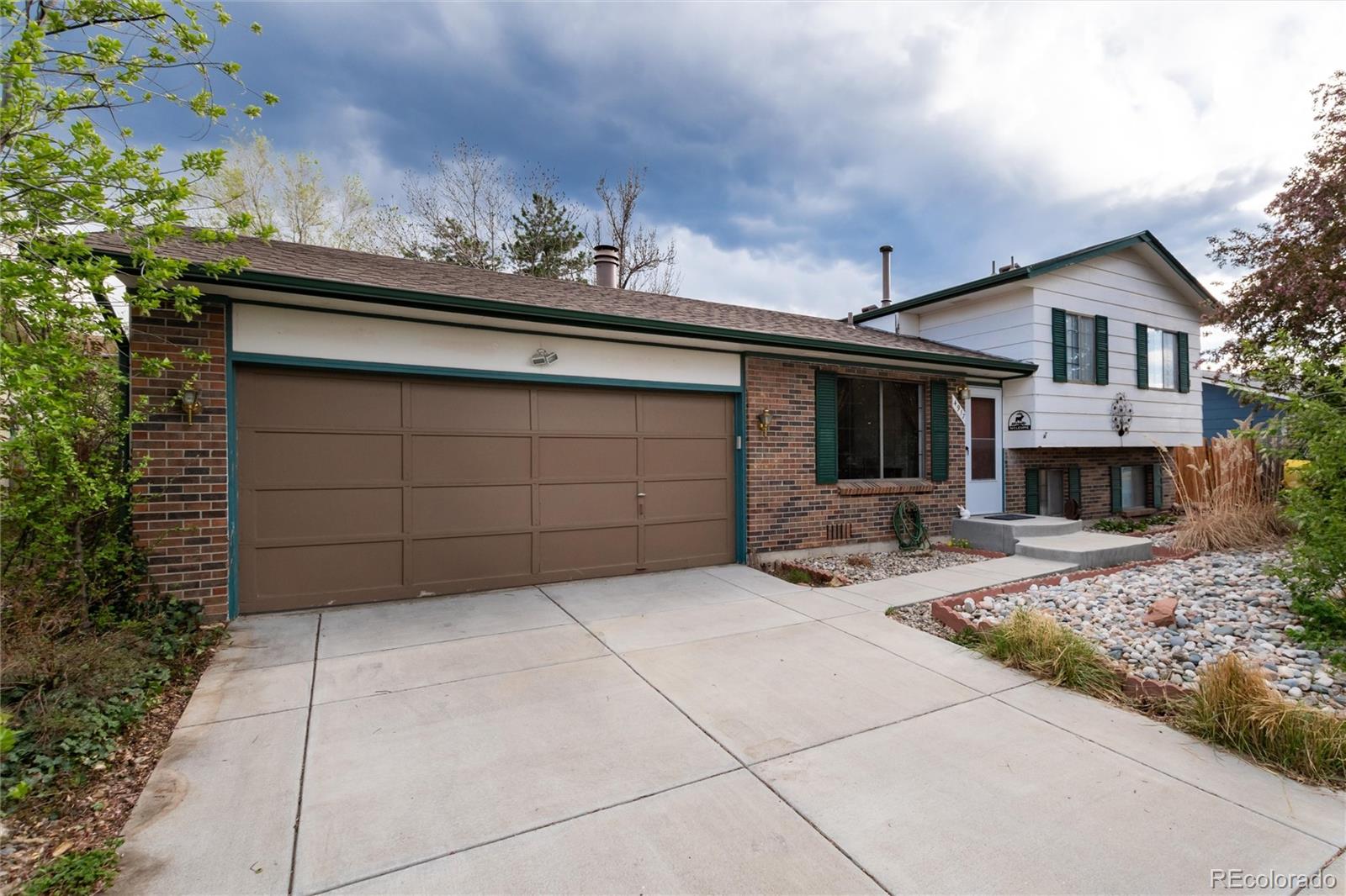 4917 S Xenophon Way, morrison MLS: 2524944 Beds: 3 Baths: 2 Price: $510,000