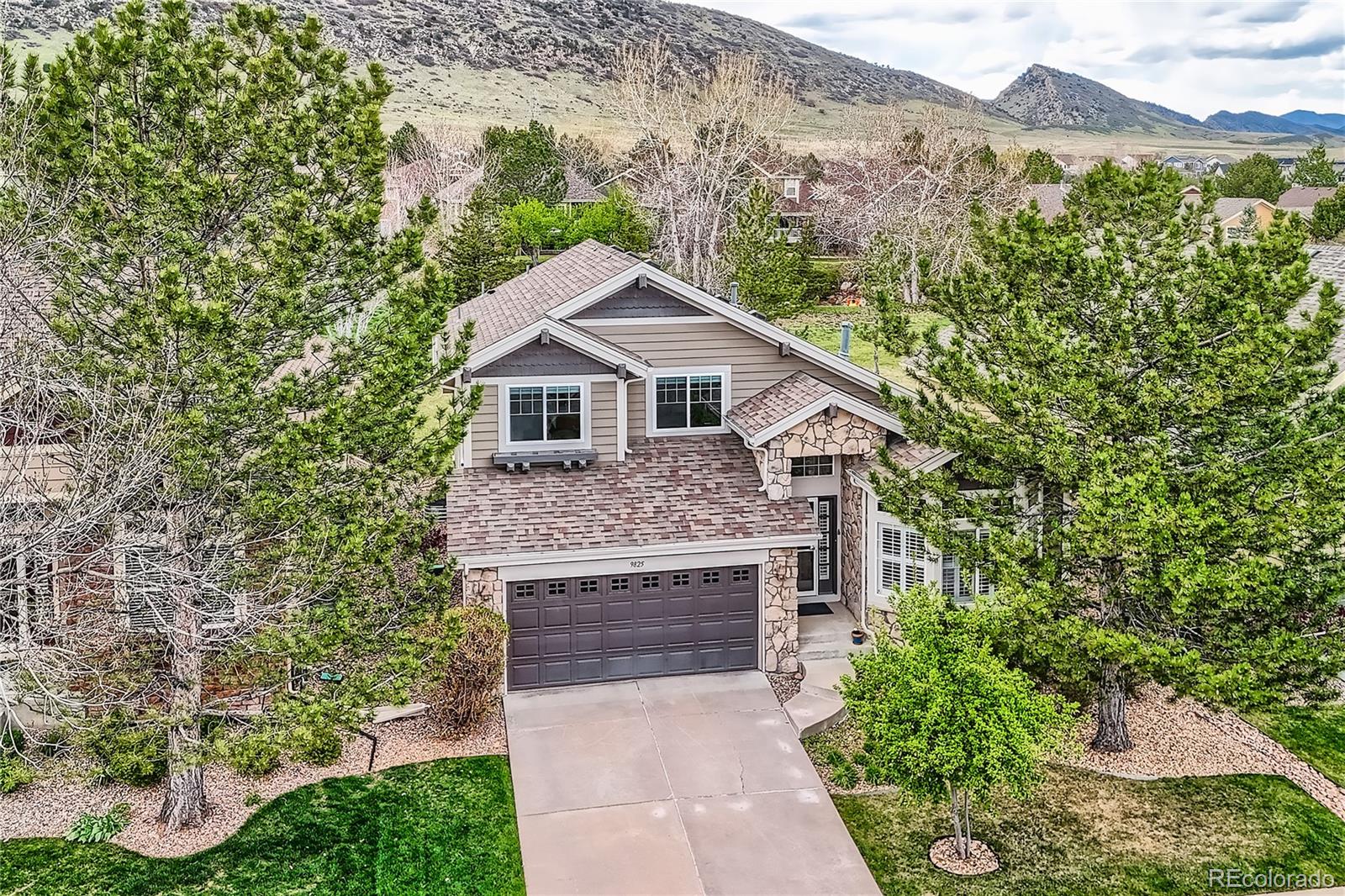 9825 S Iris Court, littleton MLS: 2633404 Beds: 3 Baths: 4 Price: $850,000