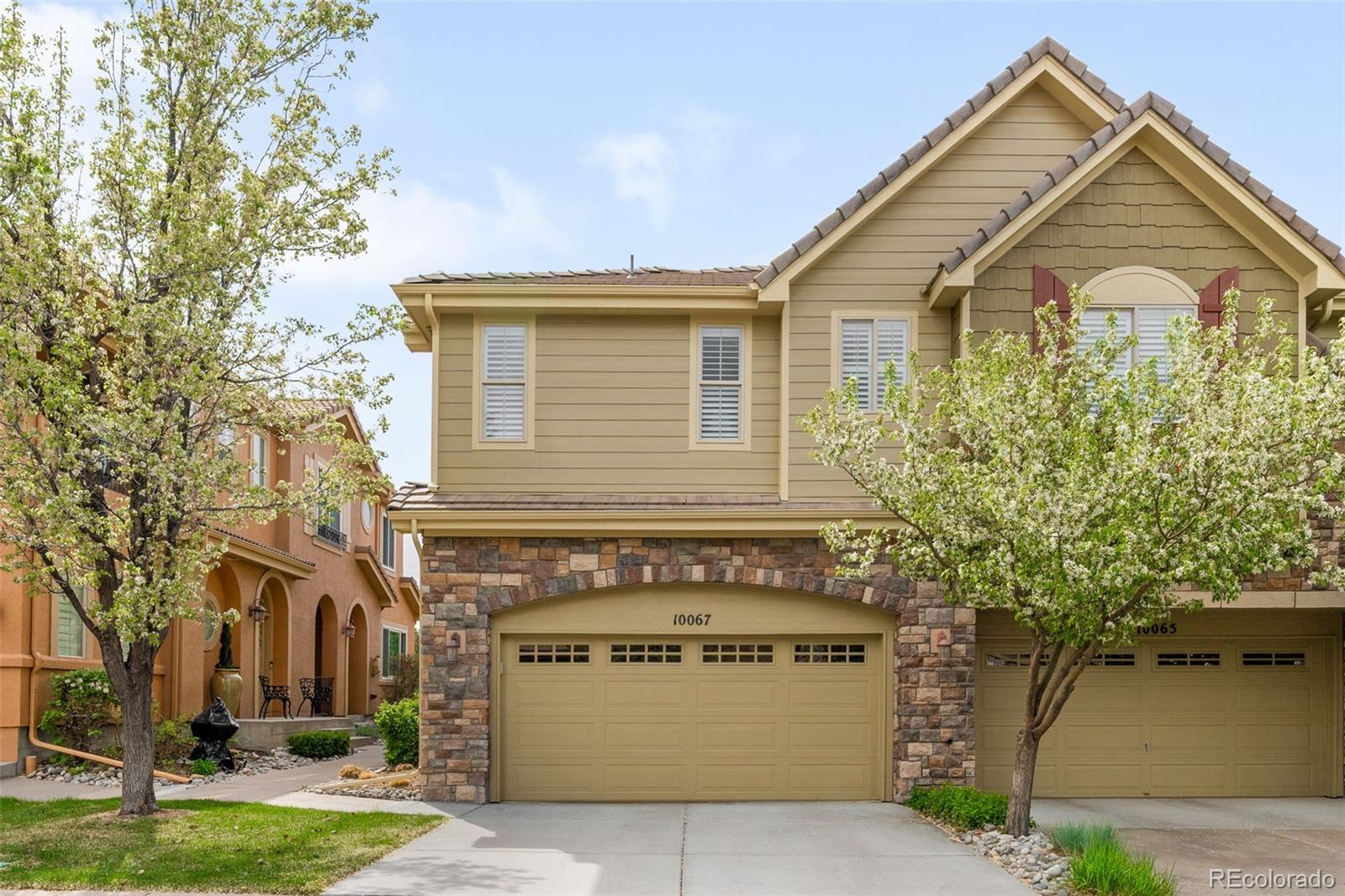 10067  Bluffmont Court , Lone Tree  MLS: 3332903 Beds: 2 Baths: 3 Price: $695,000