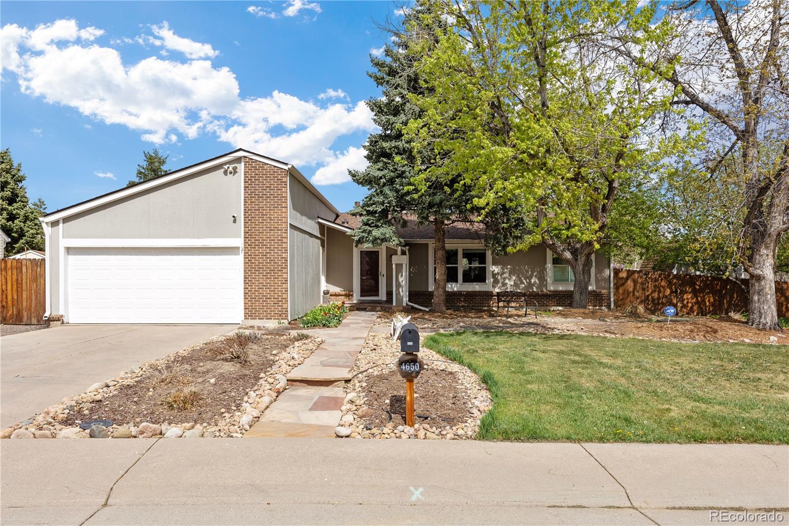 4650 S Laredo Street, aurora MLS: 5892667 Beds: 5 Baths: 3 Price: $565,000