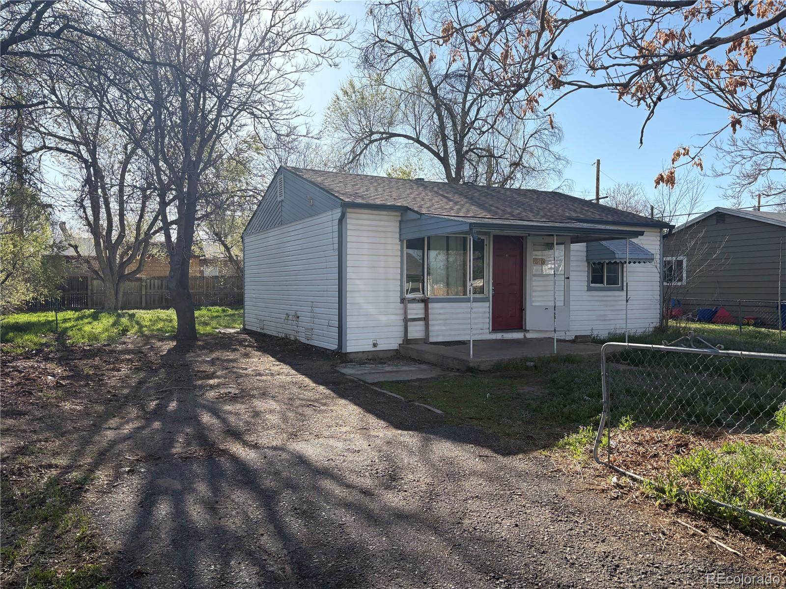 7810  Pontiac Street, commerce city MLS: 4643317 Beds: 3 Baths: 1 Price: $290,000