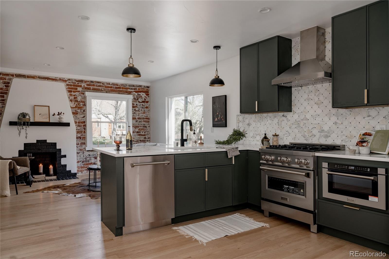 2085  Krameria Street, denver MLS: 1569853 Beds: 4 Baths: 4 Price: $1,175,000