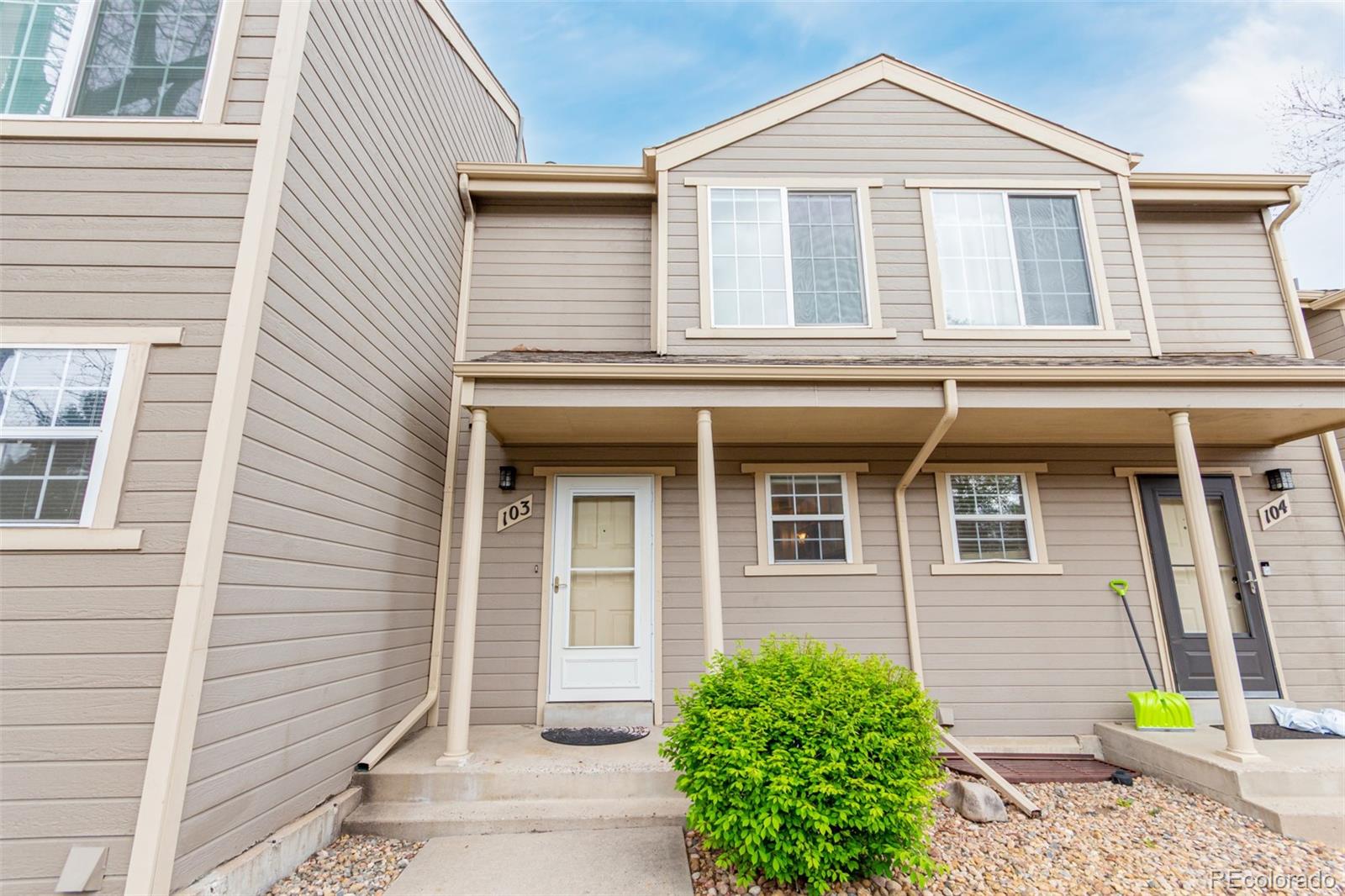 Applewood Lakewood Condo / Townhome | MLS #: 245335711147 W 17th Avenue 103, Lakewood Beds: 3 Baths: 3 Price: $390,000